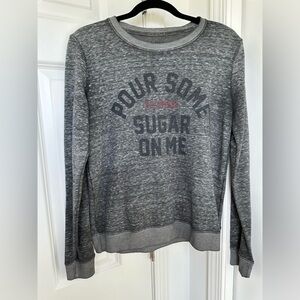 Def Leppard poor some sugar on my long sleeve